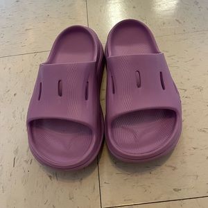Hoka recovery slides, size 8.